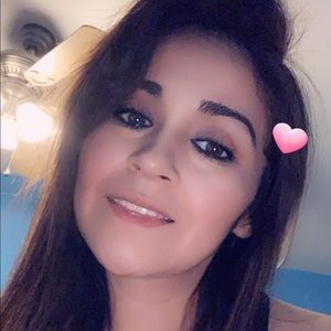 Meet your Posher, Dinora